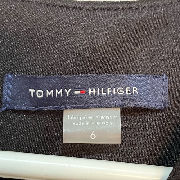 Tommy Hilfiger Classic Scuba Crepe Two Pocket Dress - Picture 9 of 9